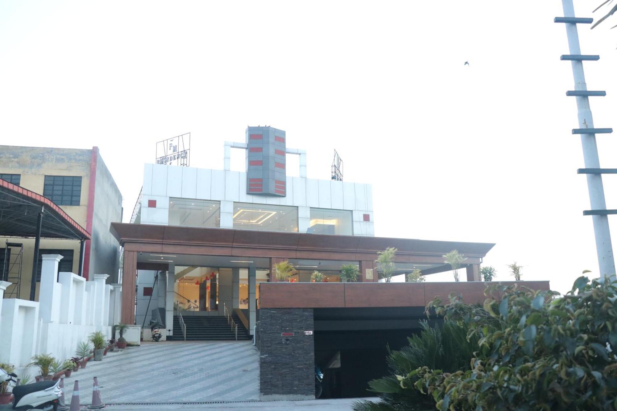 Hotel Pt Moolraj Residency Una  Esterno foto