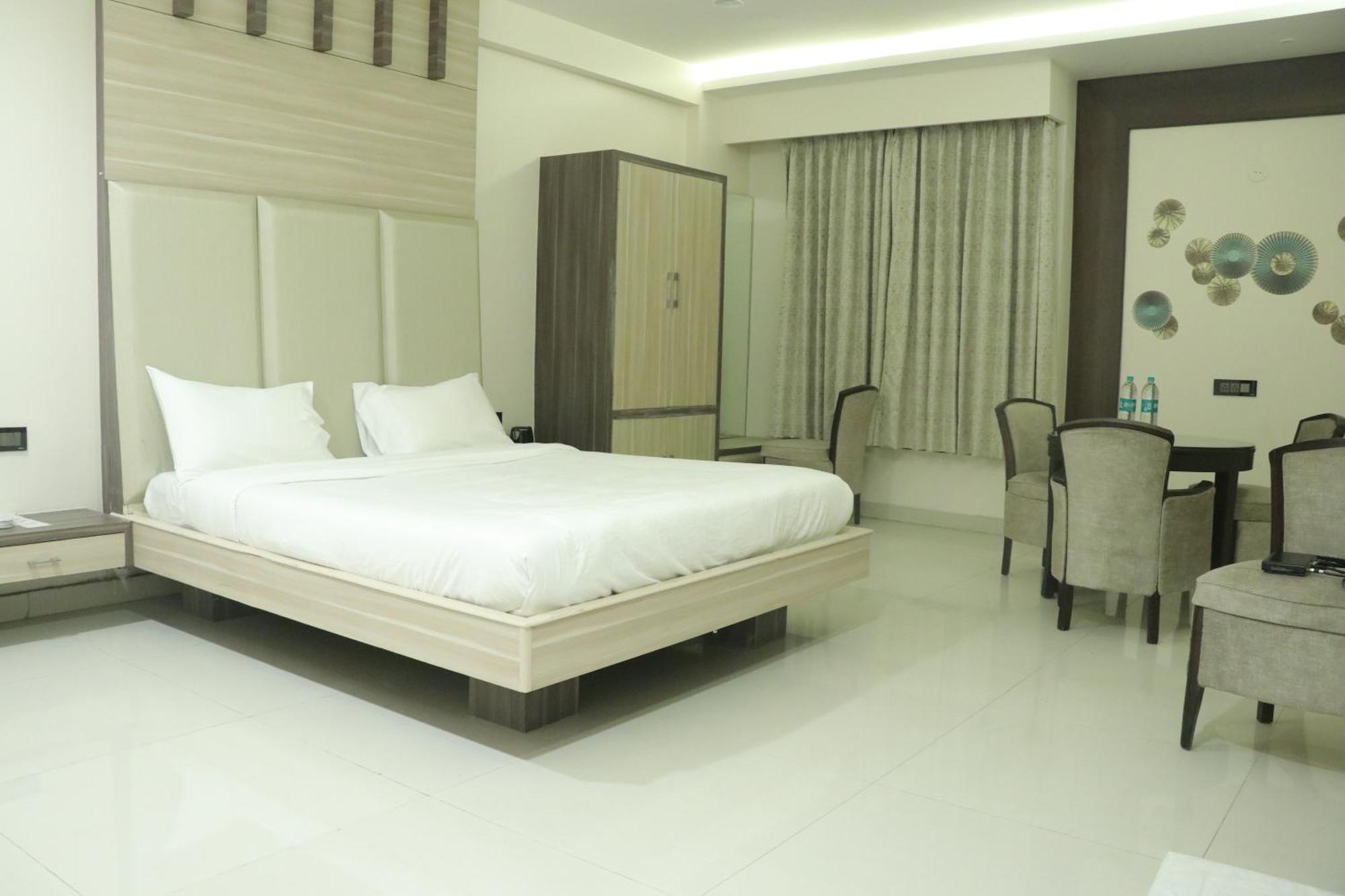 Hotel Pt Moolraj Residency Una  Esterno foto
