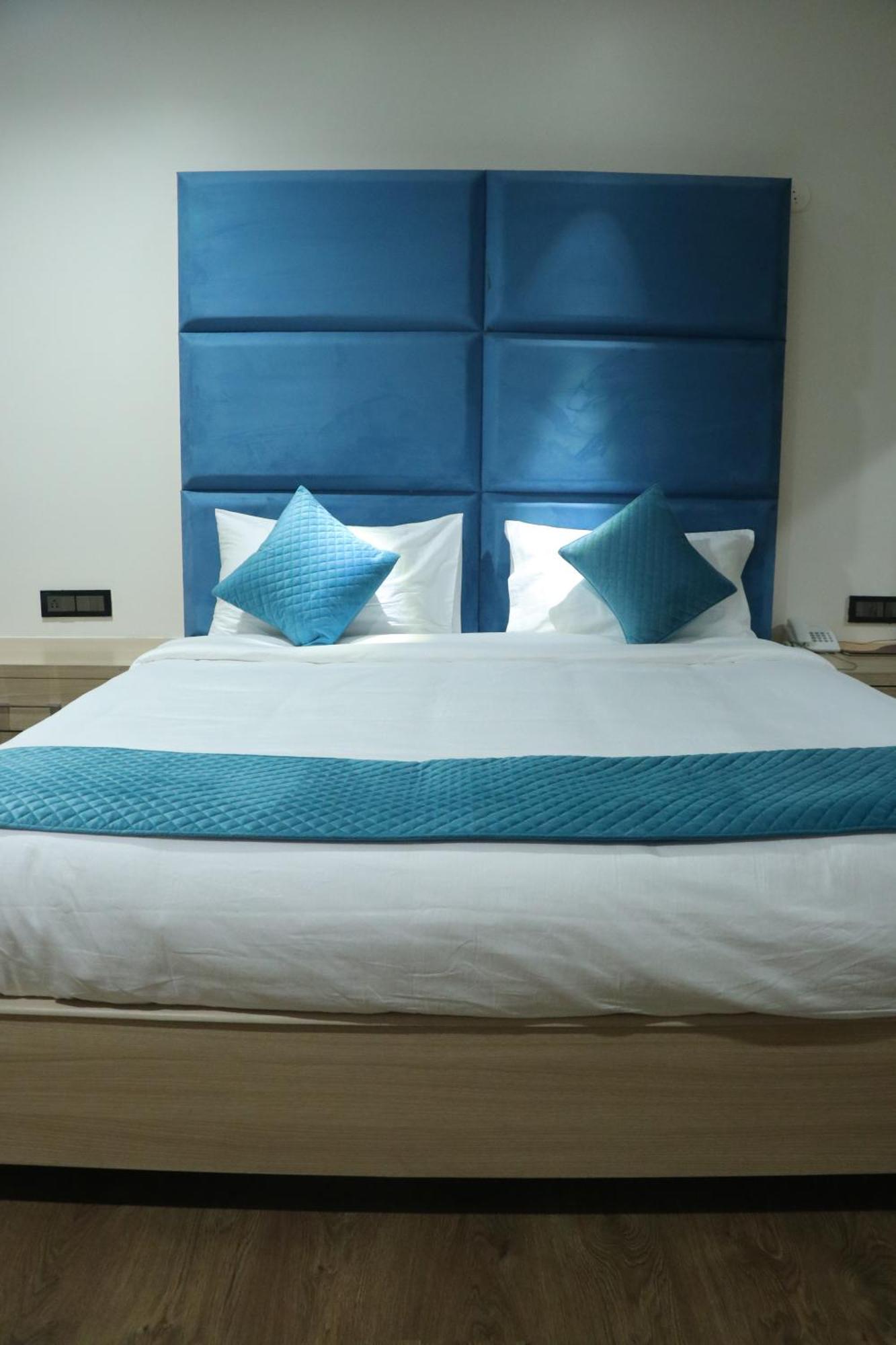 Hotel Pt Moolraj Residency Una  Esterno foto