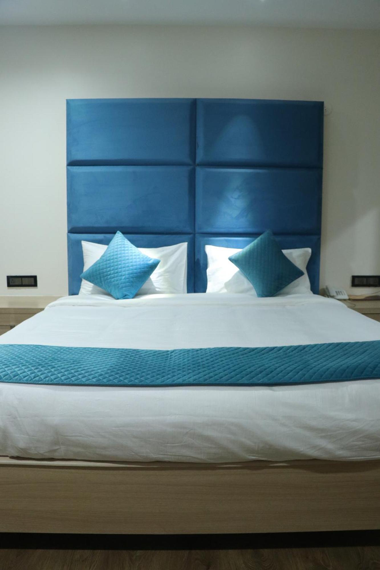 Hotel Pt Moolraj Residency Una  Esterno foto